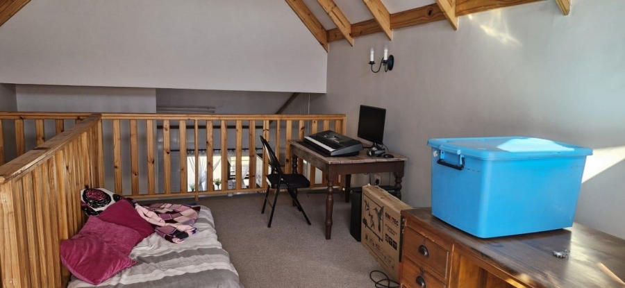 2 Bedroom Property for Sale in Langenhovenpark Free State